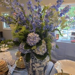 Roots and Willow Floral Design Studio
