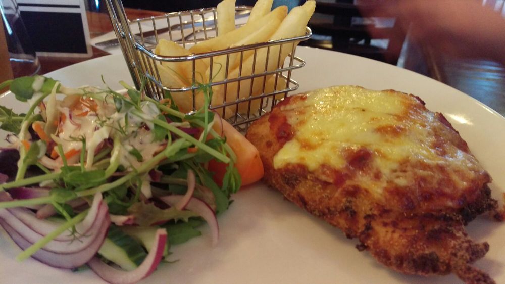 SWINGING PIG BAR & RESTAURANT Updated August 2024 1 Chalgrove Ave