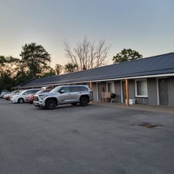 Cinderella Motel & Campground