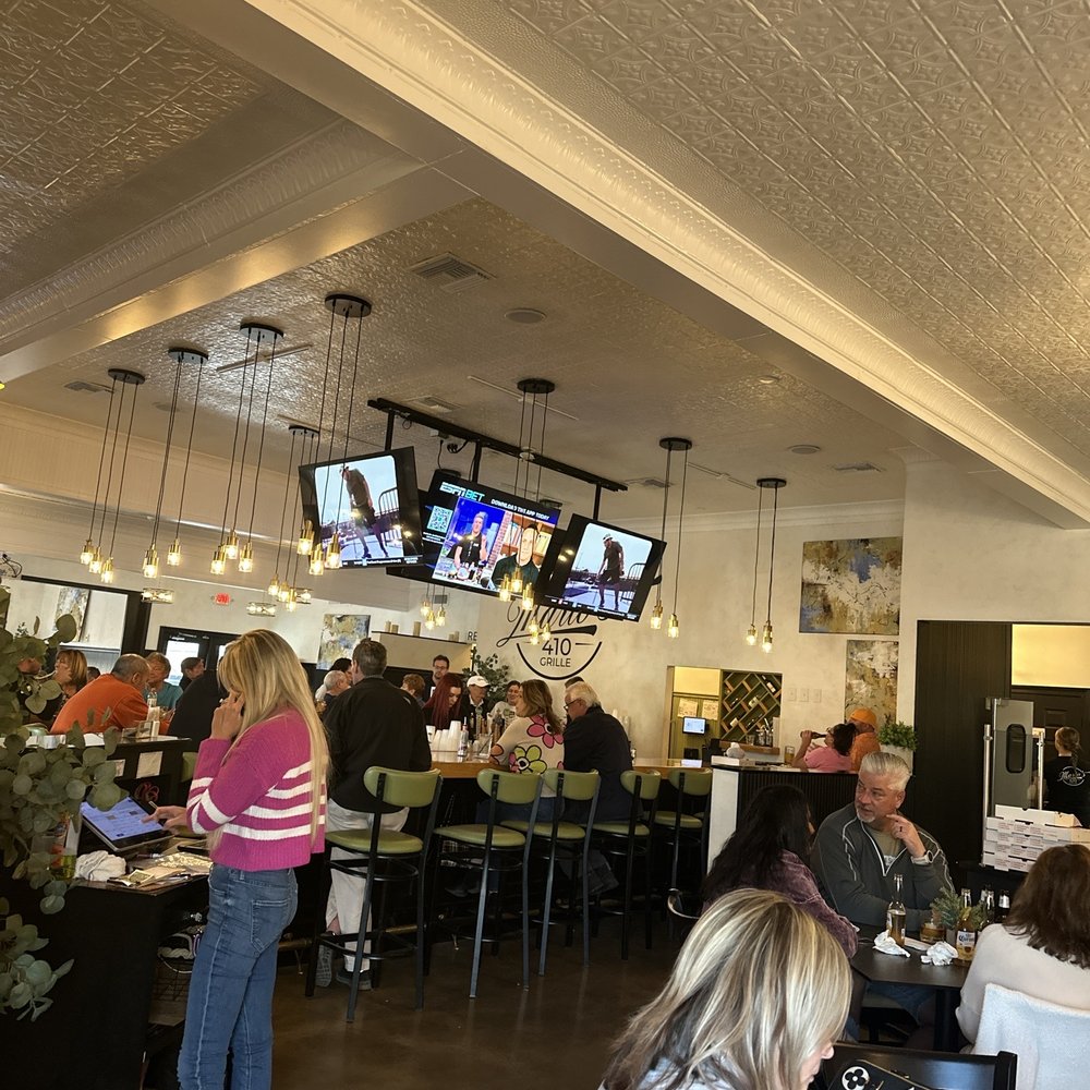Packed house! Packed house!