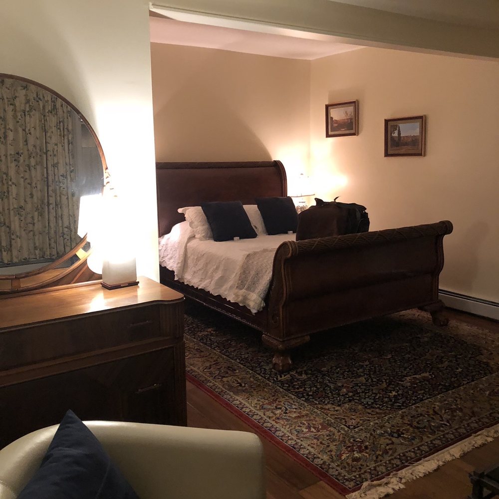Villa Bed & Breakfast - Hotels Near Me - Westerly, Rhode Island