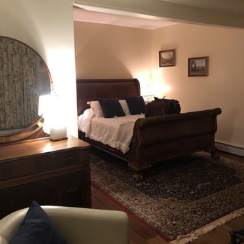 Villa Bed & Breakfast - Hotels Near Me - Westerly, Rhode Island
