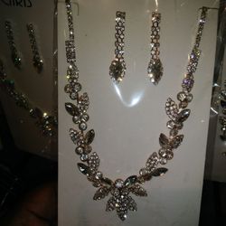 Moon's Jewelry