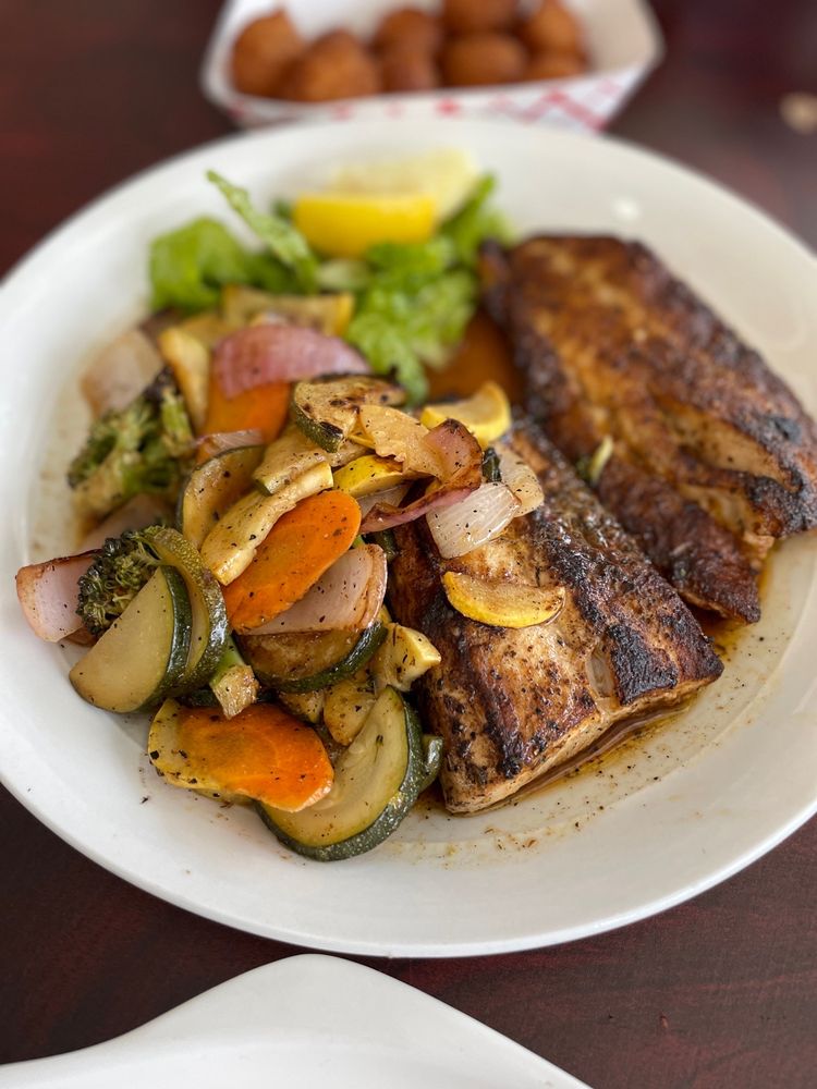 MR. FISH SEAFOOD MARKET Updated May 2024 188 Photos & 141 Reviews 6307 N Kings Hwy, Myrtle