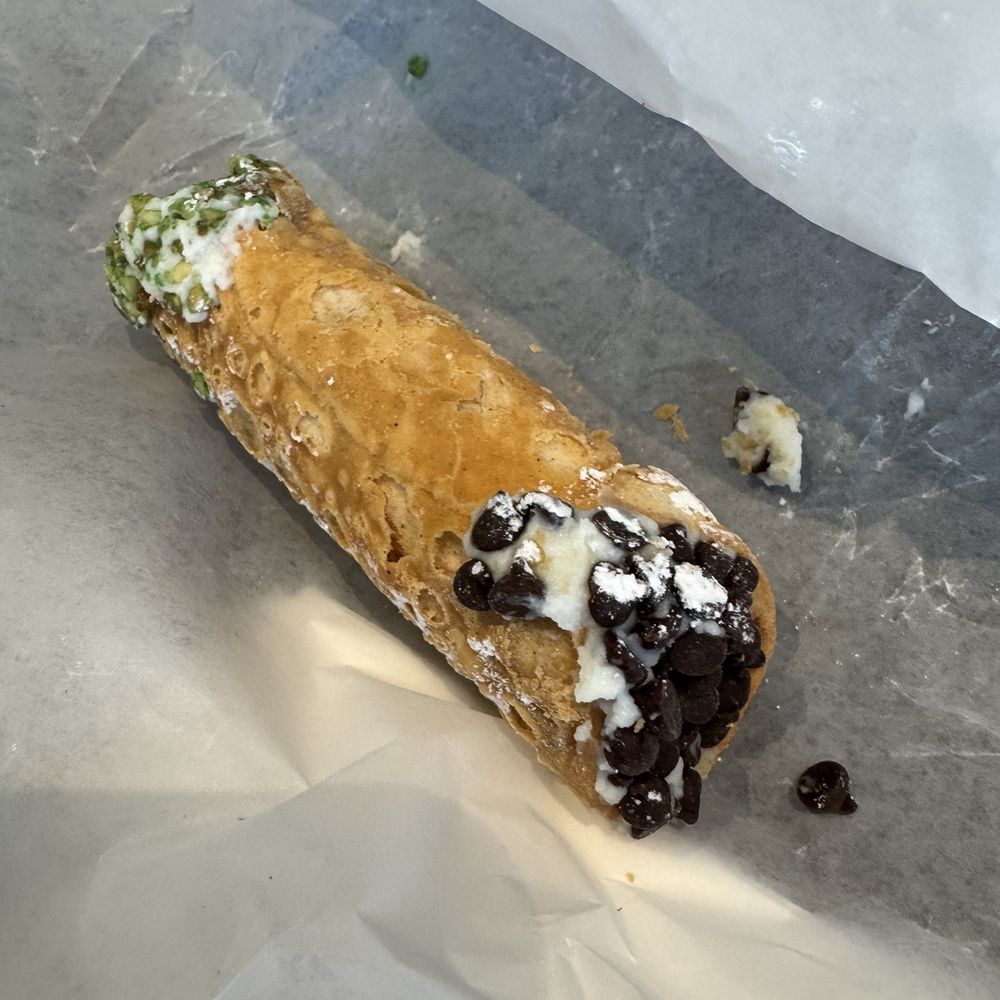 Mr. Beef - Cannoli - Fast Food Near Me - Chicago, Illinois Mr. Beef - Cannoli - Fast Food Near Me - Chicago, Illinois