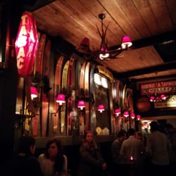 Bar des Amis - Random decoration