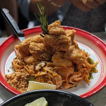 Amy Thai Bistro - Pad Thai Seafood (Shrimp, Calamari and Filet of Sole) - Thai Near Me - Brooklyn, New York