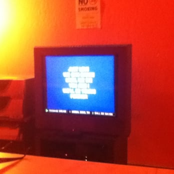 Gamba Karaoke - The lyrics don't match the music either. The lyrics are behind by a line. - Karaoke Near Me - Cupertino, California