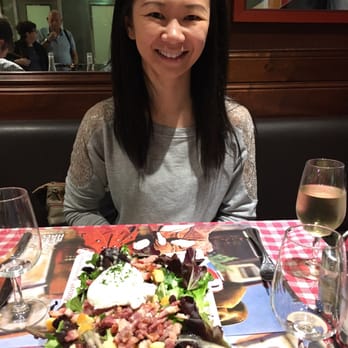 Resto Halle - Salad lyonnaise - French Near Me - Lyon, 69