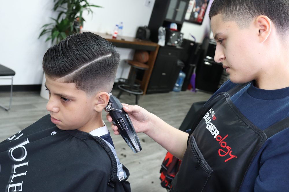 HIGH ROLLERS BARBER LOUNGE Updated September 2024 14 Photos 24950