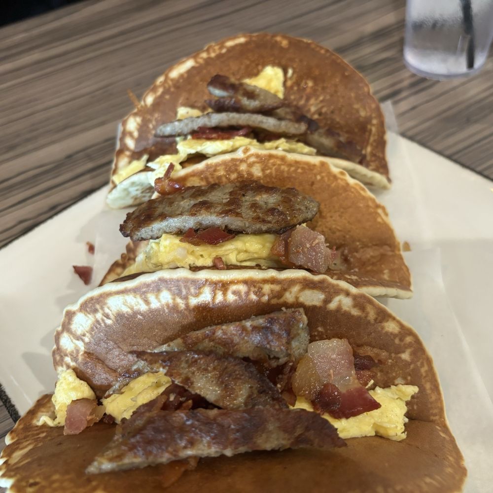 Elm Street Diner - Diners Near Me - Stamford, Connecticut