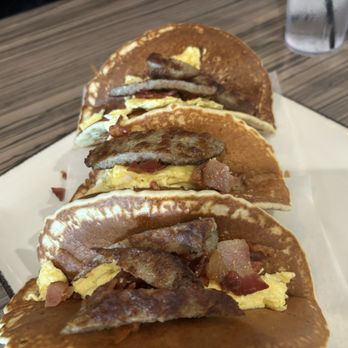 Elm Street Diner - Diners Near Me - Stamford, Connecticut