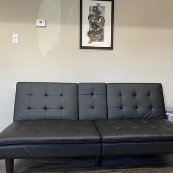 Heavy Hearts Tattoo - downstairs waiting area - Tattoo Near Me - Houston, Texas Heavy Hearts Tattoo - downstairs waiting area - Tattoo Near Me - Houston, Texas