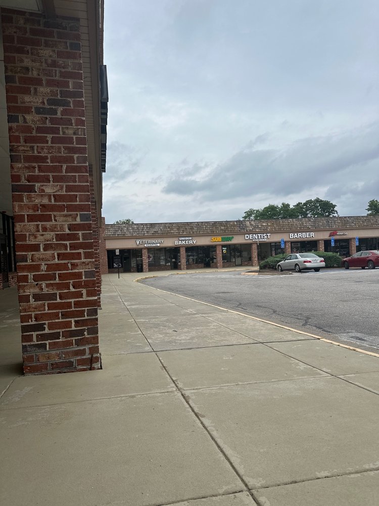 TWINBROOKE SHOPPING CENTER 9581 Braddock Rd, Fairfax, Virginia