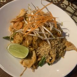 Shelton Thai Fusion Kitchen - Pad Tai - Chicken Absolutely fantastic