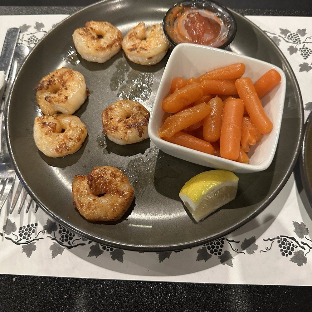 Grilled shrimp with carrots