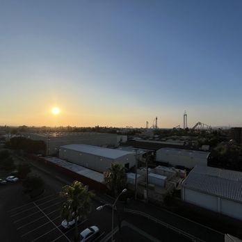 Knott’s Hotel - View of park and CA skyline from hotel - Hotels Near Me - Buena Park, California Knott’s Hotel - View of park and CA skyline from hotel - Hotels Near Me - Buena Park, California