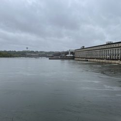 Wilson Dam - The dam and 360 Grille
