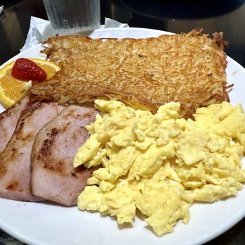 Sweet E's Cafe - Hash browns, scrambled egg and ham - Cafes Near Me - Honolulu, Hawaii