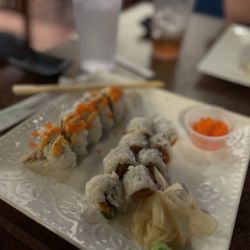 Akahana Asian Bistro - Spider roll and spicy tuna roll