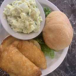 Fish sandwich with potato salad Fish sandwich with potato salad