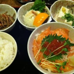 Izakaya Takasei - Sake ikura bowl