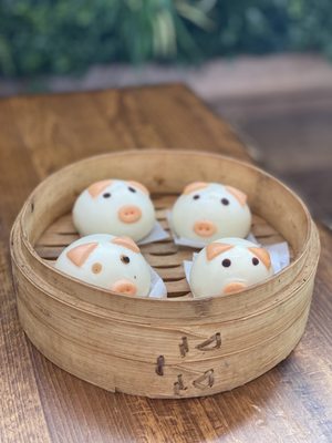 Steamy Piggy by null