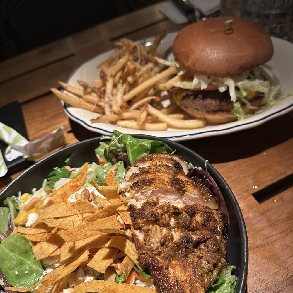 Scotty Browns - Dinner - Burgers Near Me - Koloa, Hawaii