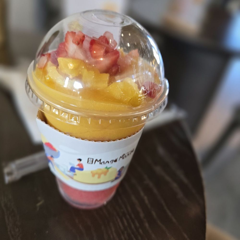 Mango Mango Dessert - Mango Strawberry Smoothie-o - Desserts Near Me - Edison, New Jersey