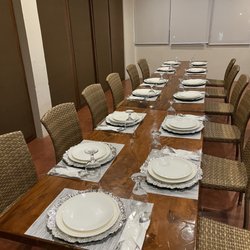 Muelle Deli And Restaurant - Seating - indoor