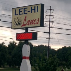 Lee-Hi Lanes - Street sign