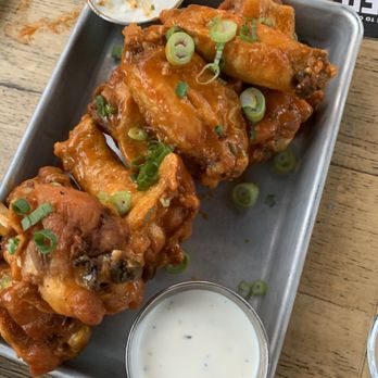 10 Barrel Brewing - West Side Bend - Chicken wings - Brewpubs Near Me - Bend, Oregon