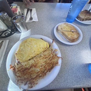 Sky Kitchen - A 12. Little Bit of Italy Omelette - Breakfast & Brunch Near Me - San Carlos, California Sky Kitchen - A 12. Little Bit of Italy Omelette - Breakfast & Brunch Near Me - San Carlos, California