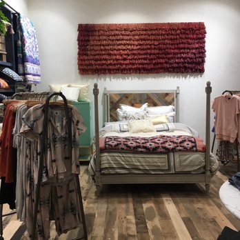 Anthropologie - Bedding - Women's Clothing Near Me - Honolulu, Hawaii Anthropologie - Bedding - Women's Clothing Near Me - Honolulu, Hawaii
