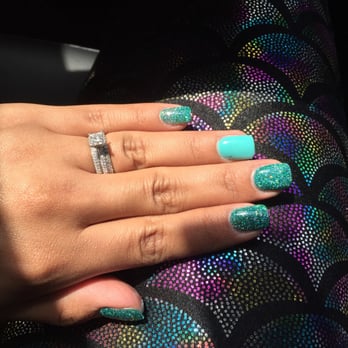 Artist Nails & Spa - Powder color and glitter in #128 & #24 (or #124 & #28) with Lilly - Eyelash Service Near Me - Pasadena, Texas