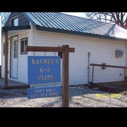 Rachel's K9 Clips - The groom shop from the side