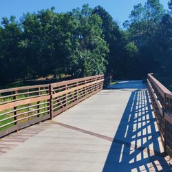 Tommy Davis Park - Trail bridge