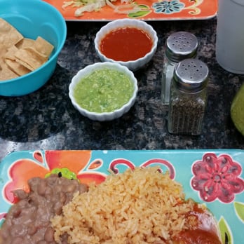 Lola's Kitchen - Nice plates! - Mexican Near Me - Barstow, California