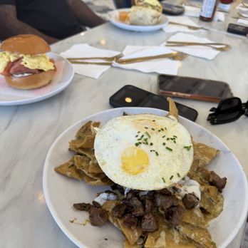 Dots Cafe - Green chilaquiles with steak - Cafes Near Me - Pasadena, California