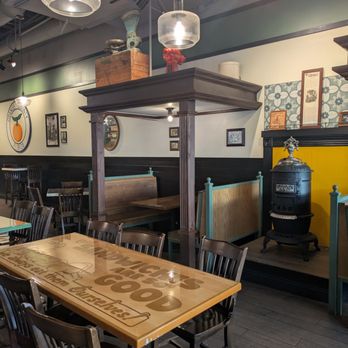 Potbelly Sandwich Shop - Seating area - Sandwiches Near Me - Orlando, Florida Potbelly Sandwich Shop - Seating area - Sandwiches Near Me - Orlando, Florida