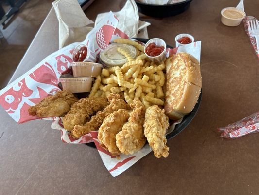 Raising Cane's Chicken Fingers by null