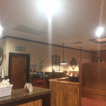 TJ's Cafe - The interior decorations are wonderful! - Breakfast & Brunch Near Me - Grandview, Missouri