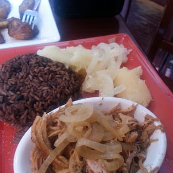 Senor Pan Cafe - Fullerton - Lechon, congri y cassava - Cuban Near Me - Chicago, Illinois