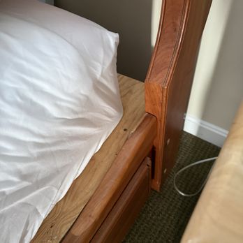 Durkin Cottage Realty - A mattress on plywood no box spring - Apartments Near Me - Narragansett, Rhode Island Durkin Cottage Realty - A mattress on plywood no box spring - Apartments Near Me - Narragansett, Rhode Island