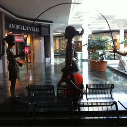 Oak Court Mall