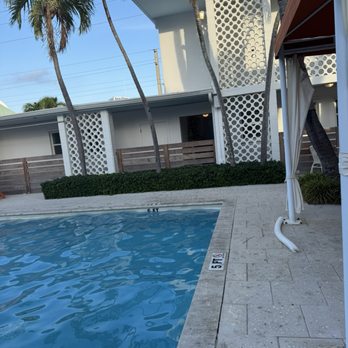 The Sunset Inn - Pool area - Hotels Near Me - Islamorada, Florida The Sunset Inn - Pool area - Hotels Near Me - Islamorada, Florida