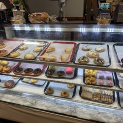 Nonnie's Bakery - Lots to choose from