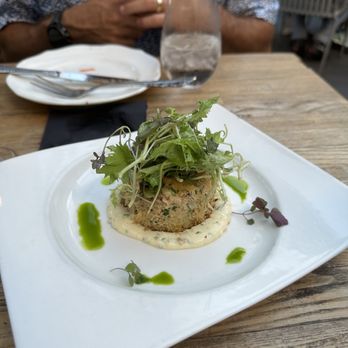 Herringbone Waikiki - Crab cake - Seafood Near Me - Honolulu, Hawaii