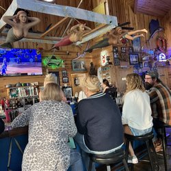 Tackle Box Tavern - Bar area
