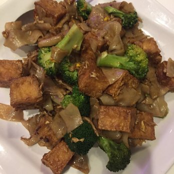 Monster Thai - Pad sew eew with fried tofu - Thai Near Me - Sherman Oaks, California Monster Thai - Pad sew eew with fried tofu - Thai Near Me - Sherman Oaks, California
